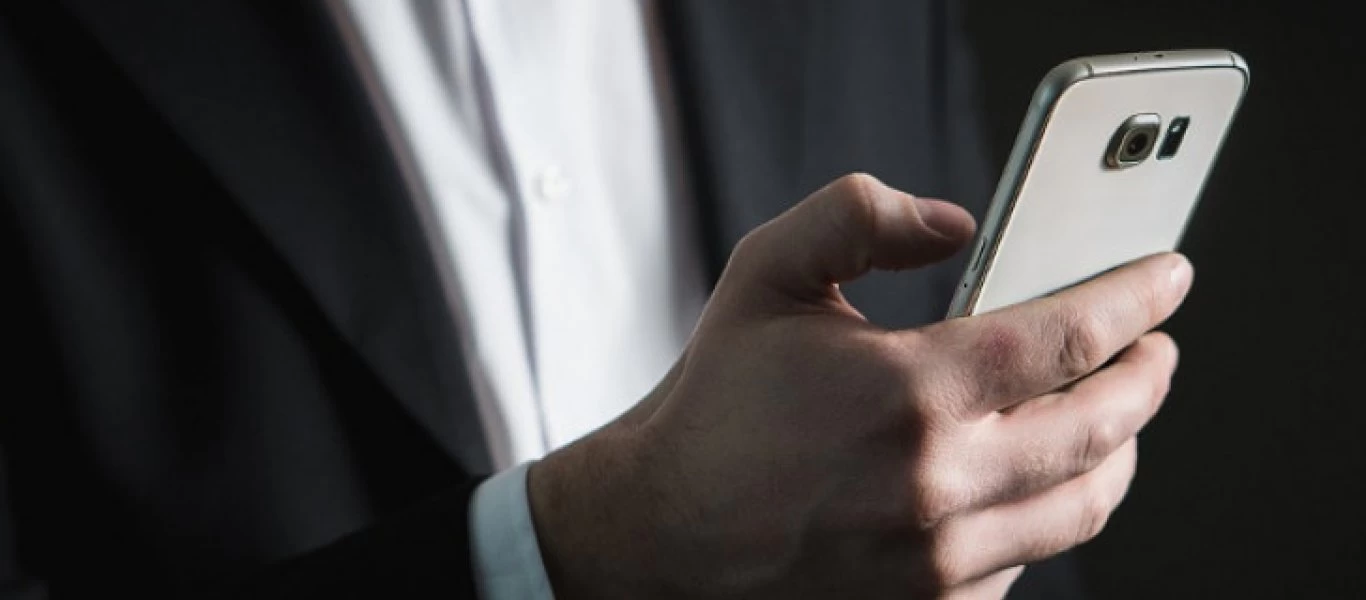 Βρετανία: Το Brexit επαναφέρει τις χρεώσεις περιαγωγής από το 2021